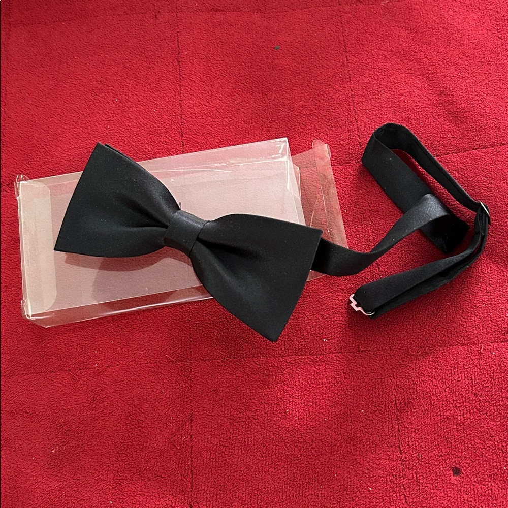Elegant Black Bow Tie